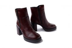 RIEKER Y4155-35 red, botki damskie. Czerwone botki damskie Rieker, na zimę, z wełny, bez obcasa, na obcasie, bez zapięcia. Za 419.90 zł.