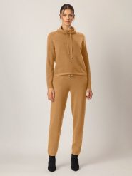 APART Sweter w kolorze jasnobrązowym rozmiar: 44/46. Brązowe swetry klasyczne damskie Apart, z kaszmiru, bez kołnierzyka. Za 237.73 zł.