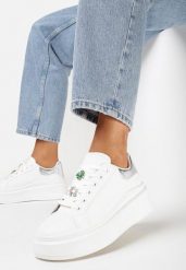 Biało-Srebrne Sneakersy na Grubej Podeszwie z Kwiatami i Cyrkoniami Silvaema. Białe obuwie sportowe damskie Born2be, bez zapięcia. Za 89.99 zł.
