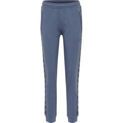 Spodnie dresowe sportowe dresy damskie Hummel Move Classic Pants Woman. Niebieskie spodnie sportowe damskie Hummel, m, bez wzorów, z bawełny, z standardowym stanem, na fitness i siłownię. Za 218.60 zł.