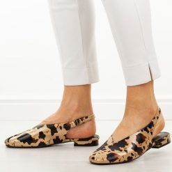 Brązowe baleriny damskie Potocki 20335. Brązowe czółenka damskie POTOCKI, bez wzorów, z jeansu, bez obcasa, na obcasie. Za 149.00 zł.