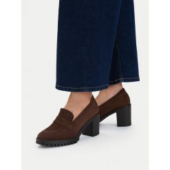 Półbuty Lasocki. Brązowe czółenka damskie Lasocki, bez wzorów, bez obcasa, na obcasie. Za 229.99 zł.