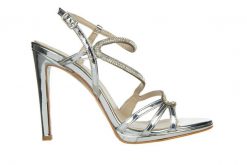 Sandały Bayla-187 589-531 Silver 187063, Złoty, Skóra ekologiczna - 41. Szare sandały damskie Bayla, bez wzorów, z lakierowanej skóry, bez obcasa, na platformie, bez zapięcia. W wyprzedaży za 179.10 zł.