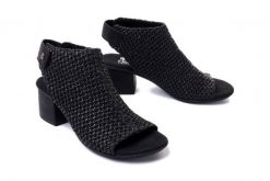 RIEKER 64670-00 black, sandały damskie. Czarne sandały damskie Rieker, bez wzorów, bez obcasa, na obcasie, bez zapięcia. Za 255.92 zł.