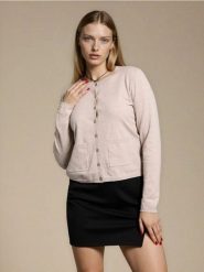 Kardigan z domieszką wełny i wiskozy - kremowy. Białe t-shirty i koszulki chłopięce Sinsay, bez wzorów, z wełny, bez kołnierzyka, bez ramiączek. W wyprzedaży za 33.99 zł.