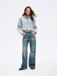 Jeansy straight z przetarciami - granatowy. Niebieskie jeansy damskie Reserved. Za 149.99 zł.