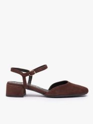 Ciemnobrązowe czółenka slingback na niskim słupku. Brązowe czółenka damskie Ryłko, bez wzorów, ze skóry, z okrągłym noskiem, bez obcasa, na słupku. Za 379.99 zł.