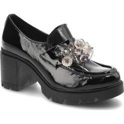 Czarne Półbuty Lemar Eleganckie Skórzane Buty Z Ozdobami. Czarne półbuty damskie Lemar, na wiosnę, z aplikacjami, ze skóry, bez obcasa, na obcasie, bez zapięcia. Za 319.00 zł.