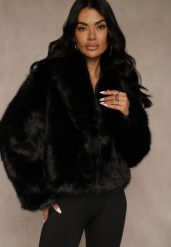 Czarna Kurtka Futerko Ozdobione Kołnierzem Wedarea. Czarne kurtki damskie Renee, s, z aplikacjami, z futra, bez kaptura. Za 219.99 zł.