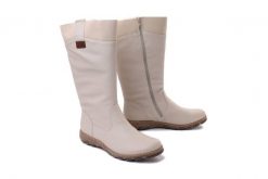 RIEKER Z0151-60 beige, kozaki damskie. Brązowe kozaki damskie Rieker, na zimę, bez obcasa, bez zapięcia. Za 379.90 zł.