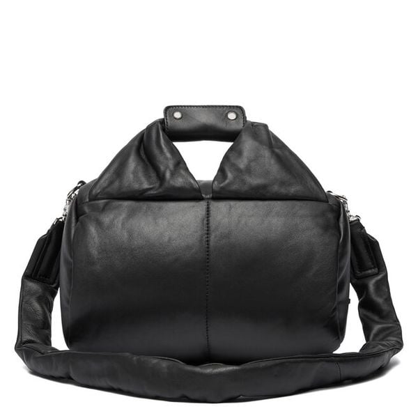 Torebka Vic Matié. Czarne torebki klasyczne damskie Vic Matié, bez dodatków. Za 1,109.00 zł.