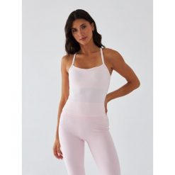 Top Sportowy BeShaped Morning Dew. Czerwone biustonosze sportowe damskie BESHAPED, bez wzorów, z elastanu. Za 179.00 zł.