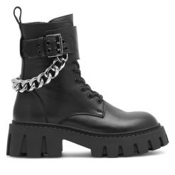 Botki Eva Minge. Czarne botki damskie Eva Minge, bez obcasa, na słupku, bez zapięcia. Za 454.99 zł.