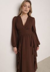 Brązowa Romantyczna Sukienka Koktajlowa z Falbanami i Marszczeniem w Pasie Aranilla. Brązowe sukienki damskie Born2be, z aplikacjami, z materiału, klasyczne, bez ramiączek. Za 199.99 zł.