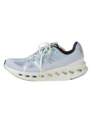ON RUNNING Buty "Cloudsurfer" w kolorze błękitnym do biegania rozmiar: 42. Niebieskie obuwie sportowe damskie On Running, bez zapięcia, do biegania. Za 461.21 zł.