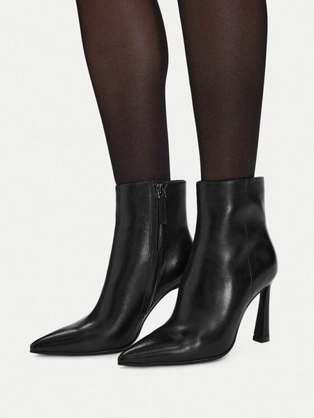 GINO ROSSI Botki EO-GL988A-5-180-3 Czarny. Czarne botki damskie Gino Rossi, ze skóry, bez obcasa, na szpilce, bez zapięcia. Za 549.99 zł.