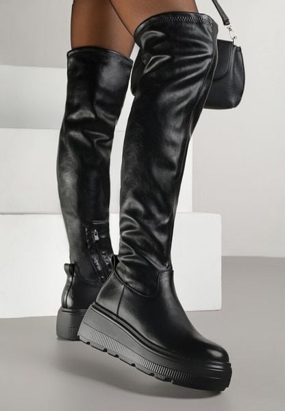 Czarne Kozaki na Platformie w Stylu Tech Gothic Anandria. Czarne kozaki damskie Renee, bez obcasa, na platformie, bez zapięcia. Za 139.99 zł.