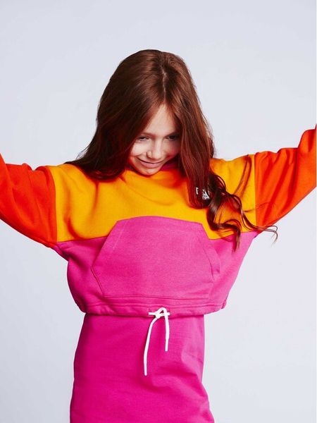 DKNY Bluza D35S95 D Pomarańczowy Regular Fit. Brązowe bluzy dziewczęce DKNY, bez wzorów, z bawełny, bez ramiączek, bez kaptura. Za 229.99 zł.