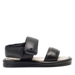 Sandały GINO ROSSI. Czarne sandały damskie Gino Rossi, bez wzorów, bez obcasa, na płaskiej podeszwie, bez zapięcia. Za 399.99 zł.