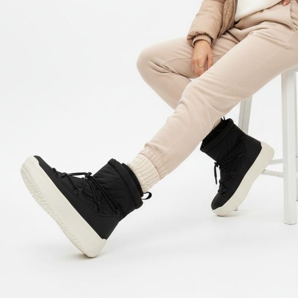 Czarne Śniegowce Filippo Ciepłe Buty Damskie Na Platformie. Czarne śniegowce damskie Filippo, z jeansu. Za 159.00 zł.