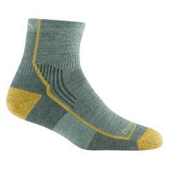 Darn Tough Skarpety Damskie Merino do Kostki Bezszwowe Trekking. Zielone skarpetki damskie DARN TOUGH, bez wzorów, z materiału. Za 222.45 zł.