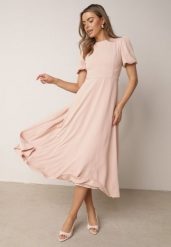 Różowa Elegancka Sukienka VICES o Rozkloszowanym Kroju z Krótkim Rękawem Aezith. Czerwone sukienki damskie Born2be, bez wzorów, eleganckie, bez ramiączek. Za 219.99 zł.