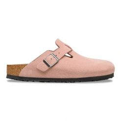 BIRKENSTOCK Boston LEVE Pink Clay Klapki damskie. Czerwone klapki damskie Birkenstock, bez wzorów, ze skóry, bez obcasa, bez zapięcia. Za 669.00 zł.