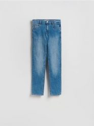 Jeansy boyfriend - niebieski. Niebieskie jeansy damskie Reserved. Za 119.99 zł.