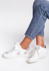 Białe Sneakersy Turn To Left. Białe obuwie sportowe damskie Renee, bez zapięcia, trekkingowe. Za 44.99 zł.