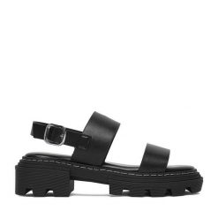 Sandały DeeZee. Czarne sandały damskie DeeZee, bez wzorów, bez obcasa, na płaskiej podeszwie, bez zapięcia. Za 139.99 zł.