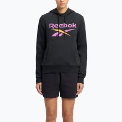 Bluza damska Under Armour Rival Fleece Varsity Crew serpentine. Czarne bluzy damskie Reebok, bez wzorów, bez kaptura. Za 179.99 zł.