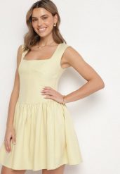 Żółta Rozkloszowana Sukienka Ozdobiona Kwadratowym Dekoltem Halelira. Żółte sukienki damskie Born2be, bez wzorów, z jeansu, eleganckie, bez ramiączek. Za 179.99 zł.