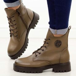 Khaki botki damskie na traperze Potocki 12672. Brązowe botki damskie POTOCKI, na jesień, z dzianiny, eleganckie, z okrągłym noskiem, bez obcasa, bez zapięcia. Za 269.00 zł.