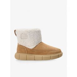 Buty zimowe damskie Sorel Explorer III Slip-On Cozy WP. Brązowe obuwie trekkingowe damskie Sorel, bez zapięcia. Za 445.99 zł.