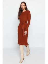 Trendyol Sukienka dzianinowa w kolorze jasnobrązowym rozmiar: L. Brązowe sukienki damskie Trendyol, bez wzorów, z dzianiny, bez ramiączek. Za 91.56 zł.