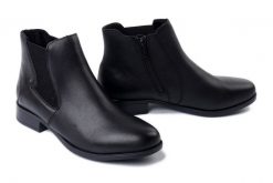 RIEKER 77051-00 black, botki damskie. Czarne botki damskie Rieker, na zimę, z gumy, bez obcasa, na obcasie, bez zapięcia. Za 347.01 zł.