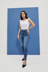 Jeansy skinny z wysokim stanem. Jeansy damskie MOODO, bez wzorów, z bawełny, z podwyższonym stanem. W wyprzedaży za 55.99 zł.