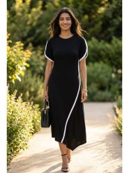 SOULSHAE Sukienka w kolorze czarnym rozmiar: S/M. Czarne sukienki damskie SOULSHAE, bez wzorów, z wiskozy, bez ramiączek. Za 159.95 zł.