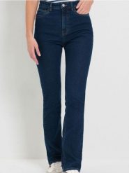 Jeansy bootcut flare z wysokim stanem - granatowy. Niebieskie jeansy damskie Sinsay, z podwyższonym stanem. Za 69.99 zł.