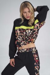 Dwukolorowa Krótka Bluza z Kapturem - Wzór 122. Brązowe bluzy damskie Figl, s, bez wzorów, z elastanu, z kapturem. Za 189.00 zł.