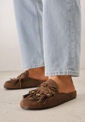 Ciemnobrązowe Klapki VICES Typu Mule z Koralikami Frędzlami i Kokardą Dioleora. Brązowe klapki damskie Born2be, z aplikacjami, bez obcasa, na płaskiej podeszwie, bez zapięcia. Za 119.99 zł.