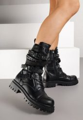 Czarne Botki Workery z Paskami z Ćwiekami i Klamrami w Rockowym Stylu Zarfina. Czarne botki damskie Born2be, z jeansu, rockowe, bez obcasa, na płaskiej podeszwie, bez zapięcia. Za 179.99 zł.