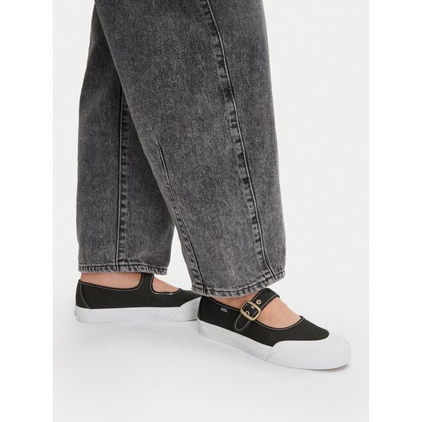 Baleriny Vans. Czarne balerinki damskie Vans, bez wzorów. Za 189.99 zł.