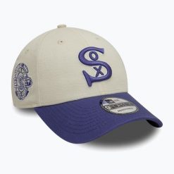 Czapka z daszkiem New Era WS Patch 9Forty Chicago White Sox. Brązowe czapki z daszkiem damskie New Era, bez wzorów. Za 139.99 zł.