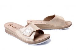 INBLU FC-53 054 platynowy, klapki damskie. Żółte klapki damskie Inblu, bez wzorów, bez obcasa, bez zapięcia. Za 79.99 zł.