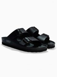Sunbay Klapki "Trefle" w kolorze czarnym rozmiar: 38. Czarne klapki damskie Sunbay, bez wzorów, z otwartym noskiem, bez obcasa, bez zapięcia. Za 162.49 zł.