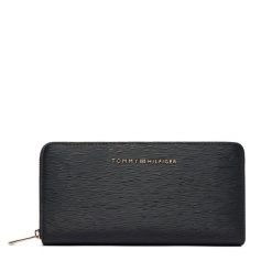 Portfel Tommy Hilfiger. Czarne portfele damskie Tommy Hilfiger, bez wzorów. Za 309.99 zł.