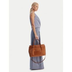 Torebka Armani Exchange. Brązowe torebki klasyczne damskie Armani Exchange, bez dodatków. Za 819.99 zł.