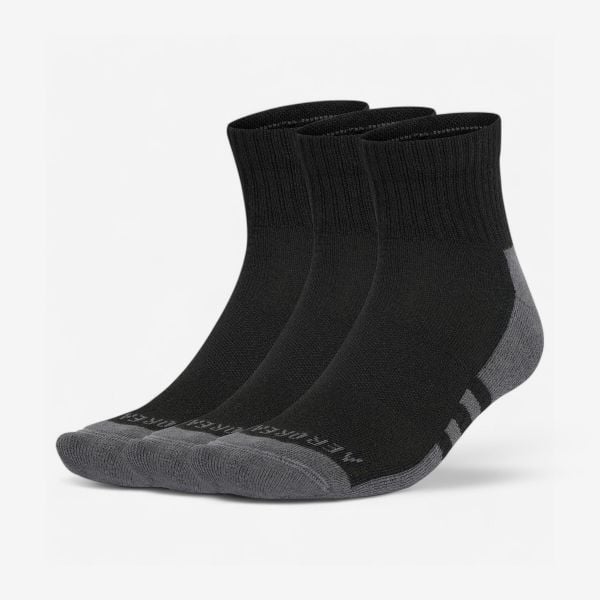 Skarpetki sportowe ADIDAS. Czarne skarpetki damskie Adidas, bez wzorów, z bawełny. Za 29.99 zł.