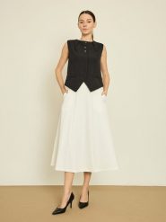 BGN Kamizelka w kolorze czarnym rozmiar: 34. Czarne kamizelki damskie BGN, bez wzorów, bez kaptura. Za 86.99 zł.